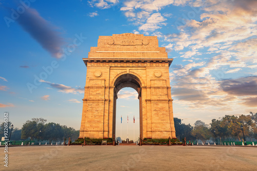 Obraz na płótnie India Gate in sunset evening lights, Rajpath, New Delhi w salonie