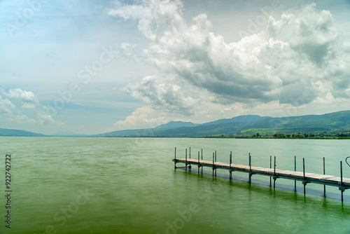 muelle, paisaje lago de cajititlan, cerro, jalisco, paisaje, panoramica, laguna, naturaleza, arboles, cuexcomatitlan, malecon, panoramica, nubes