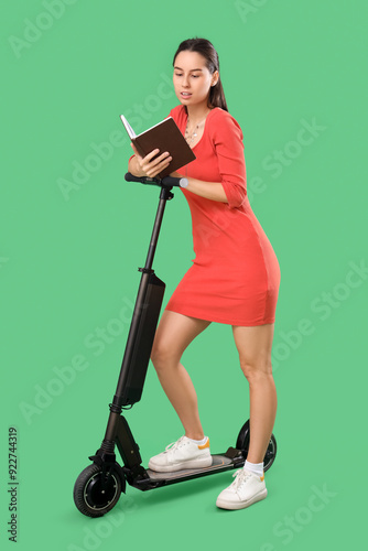 Young woman with electric s...