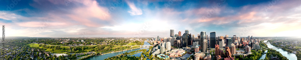 Fototapeta premium Panoramic aerial view of Calgary at sunset, Alberta - Canada