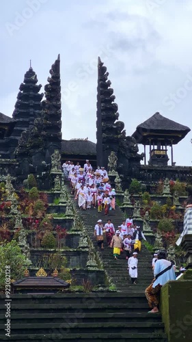 Wallpaper Mural Vertical Video Of Balinese Ceremony In Besakih Temple, Bali, Indonesia Torontodigital.ca