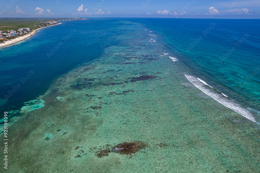 Obraz premium Drone view of Coral Reef in Puerto Morelos, Mexico