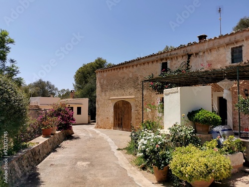typisches altes Bauernhaus auf Mallorca photo