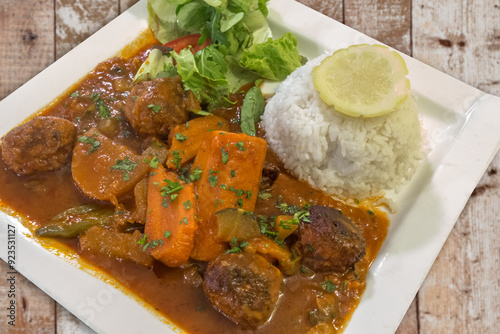 Plat africain, Boulettes de poisson aux légumes  photo