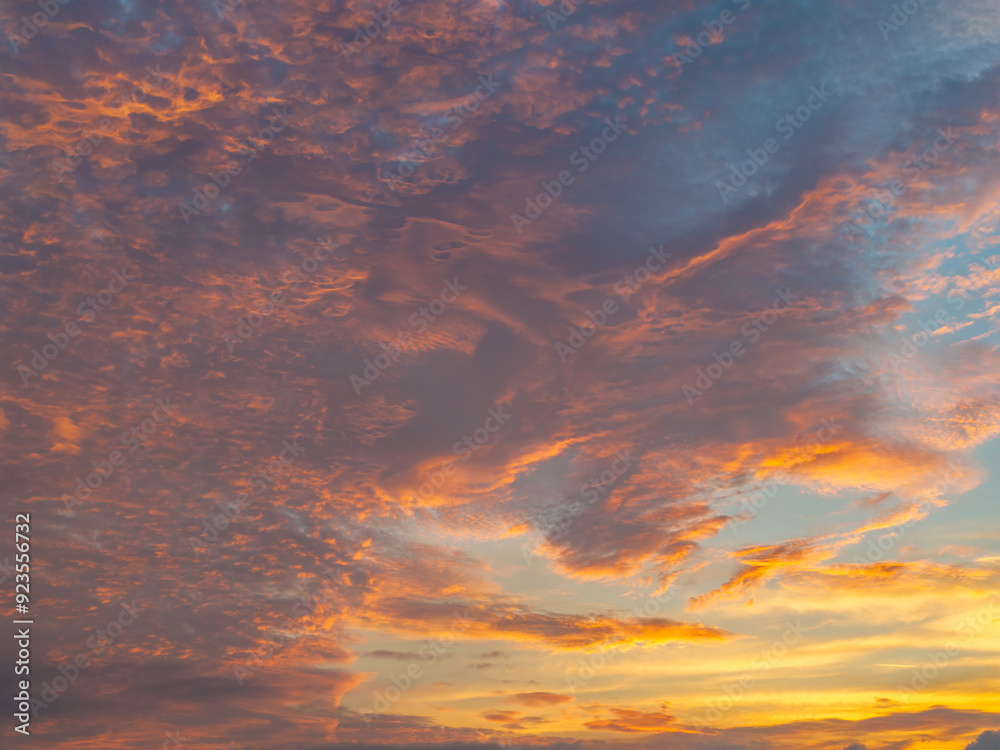 Fototapeta premium Beautiful sky scenery of Wuhan in summer