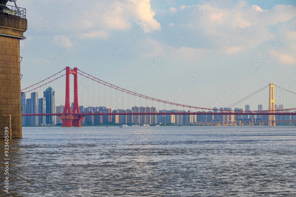 Fototapeta premium Wuhan Yingwuzhou Yangtze River Bridge scenery