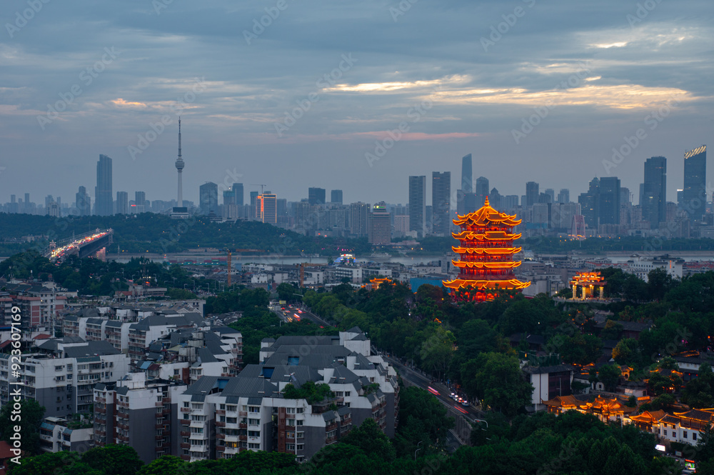 Obraz premium Summer scenery of Yellow Crane Tower Park in Wuhan