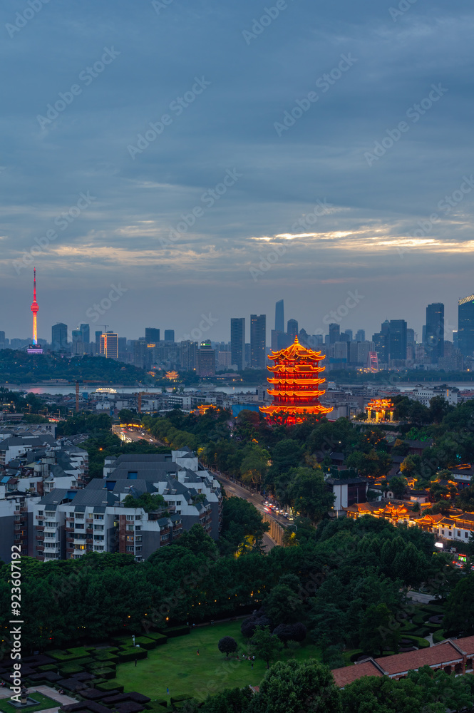 Obraz premium Summer scenery of Yellow Crane Tower Park in Wuhan
