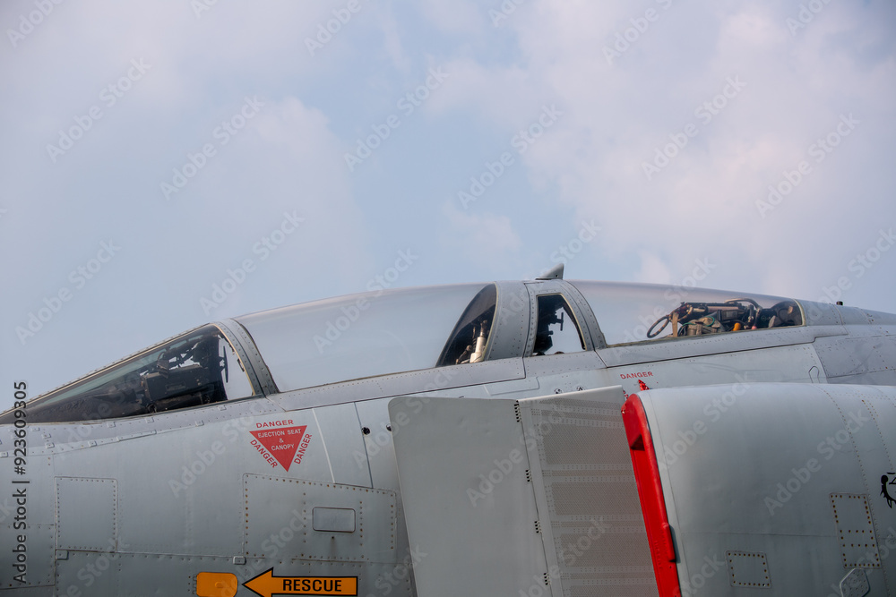 Obraz premium This is a picture of the boarding seat of a fighter at the airport. 
