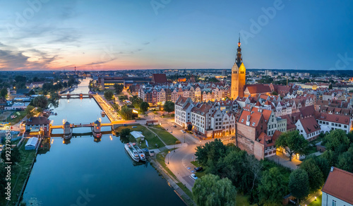 Obraz na płótnie Elblag, Poland. Aerial view of historic city center. Old town with St. Nicholas Cathedral at dusk w salonie