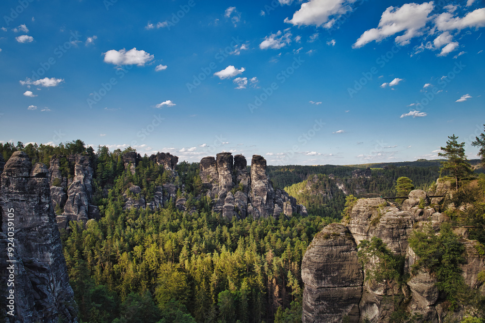 Fototapeta premium Elbsandsteingebirge - Gebirge - Sächsische Schweiz - Deutschland - Sachsen - Gebirge - Berg - Berge - Fels - Beautiful - Saxon Switzerland 
