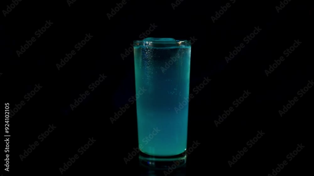 Vodka Red Bull Cocktails blend smooth vodka with energizing Red Bull, delivering a bold, vibrant, and refreshing high-energy drink perfect for parties and nightlife.