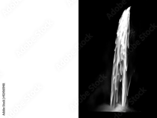 PNG Dynamic water fountain display