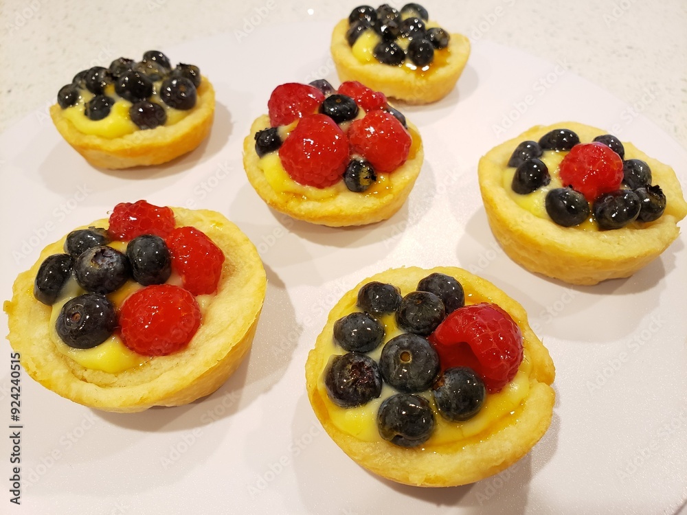 tart with berries tart with berries