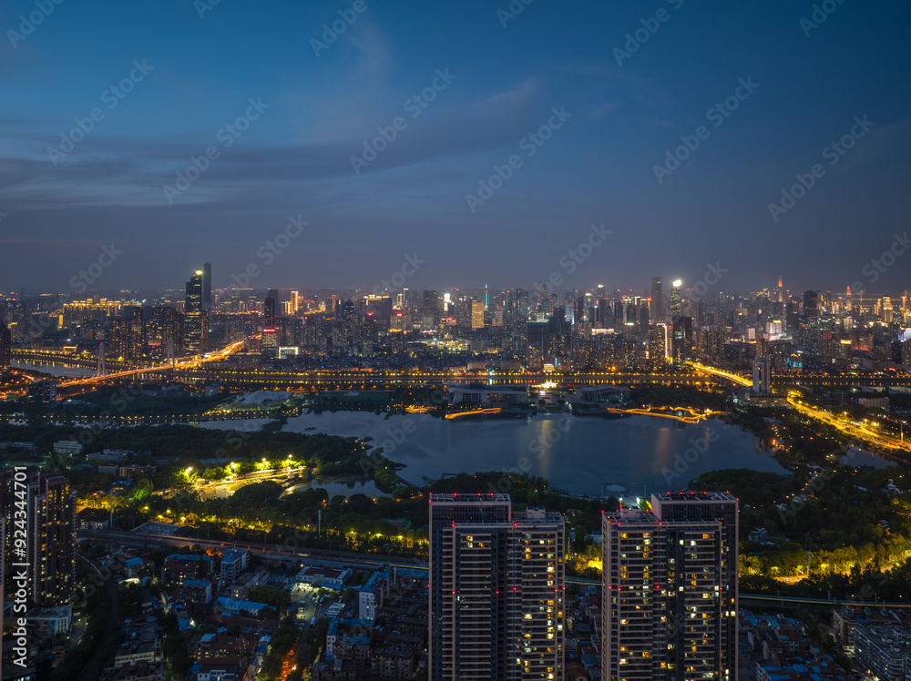 Obraz premium Skyline view of Wuhan City landmark