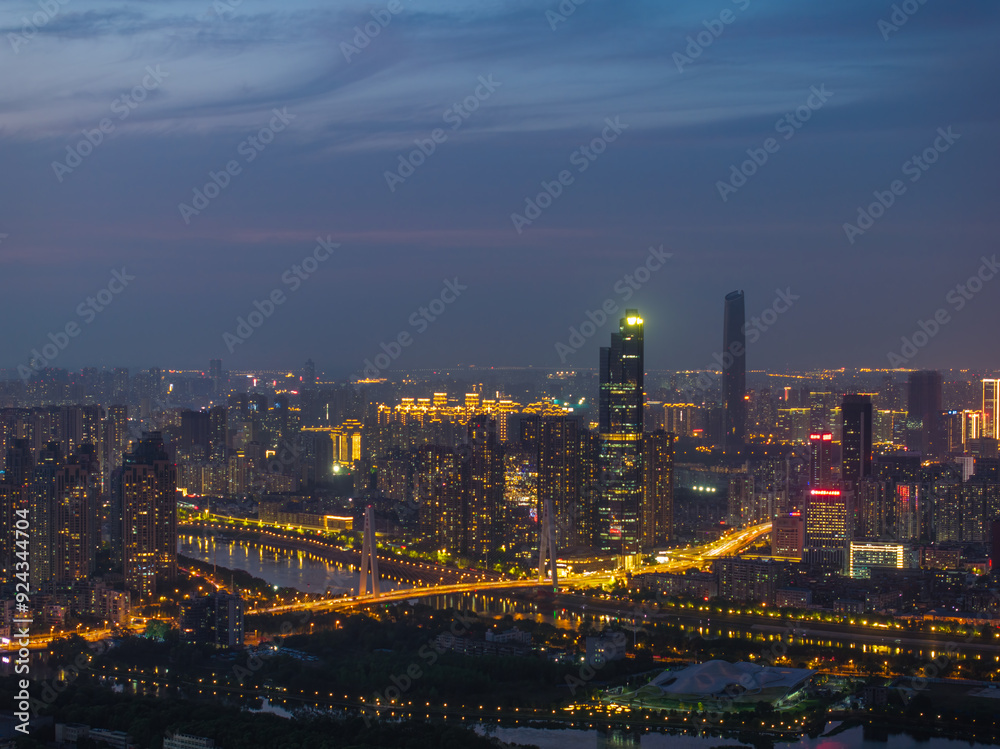 Obraz premium Skyline view of Wuhan City landmark