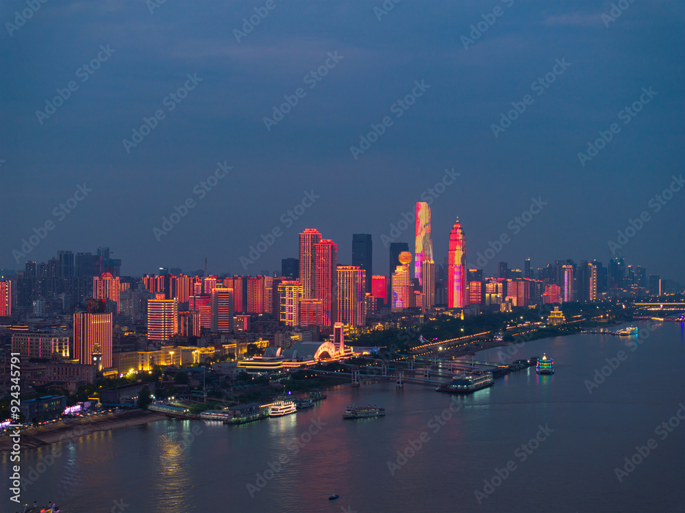 Fototapeta premium Skyline view of Wuhan City landmark