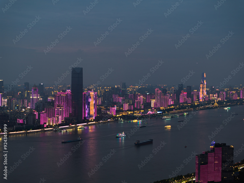 Fototapeta premium Skyline view of Wuhan City landmark