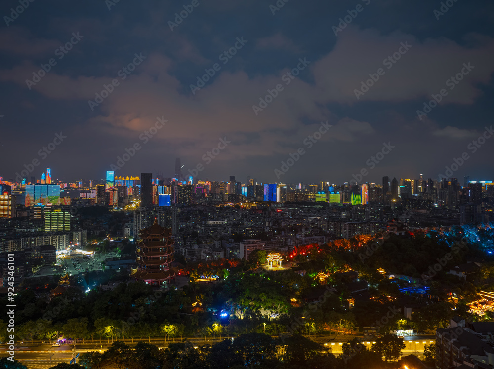 Obraz premium Skyline view of Wuhan City landmark