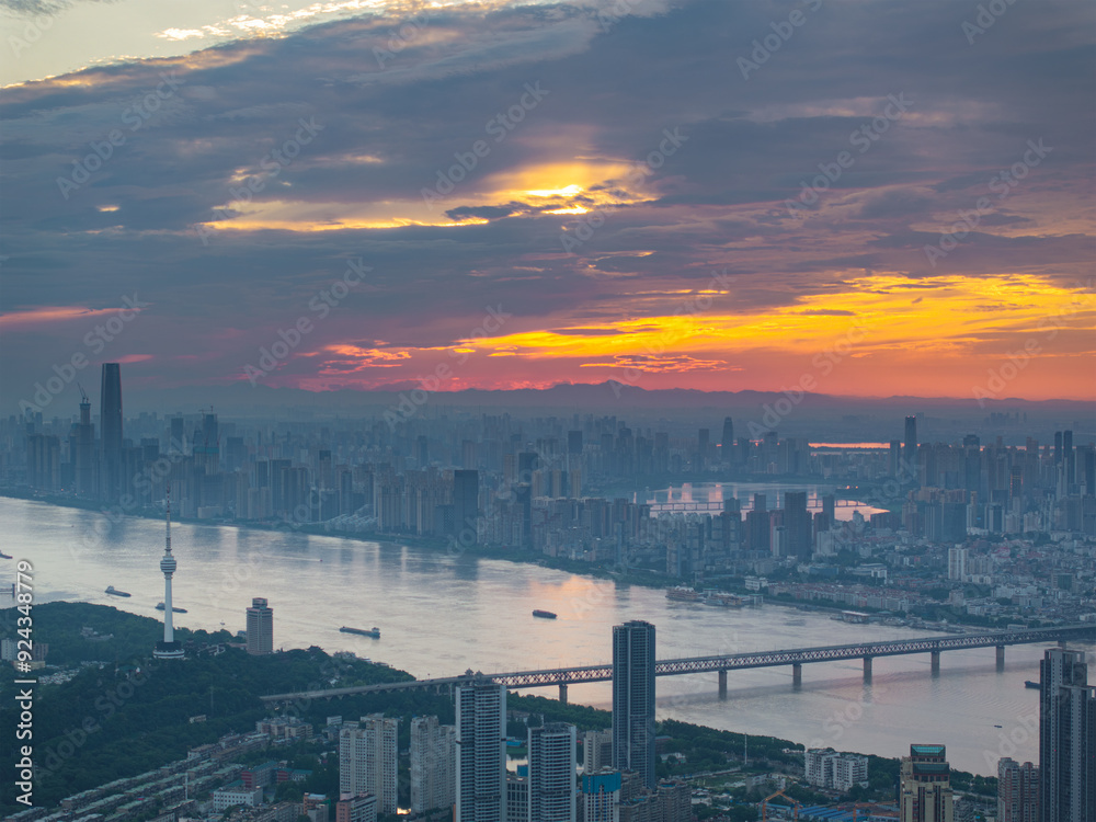 Naklejka premium Skyline view of Wuhan City landmark