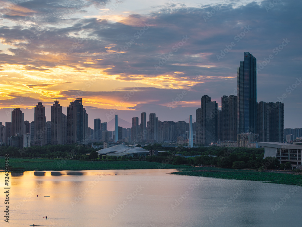 Fototapeta premium Skyline view of Wuhan City landmark