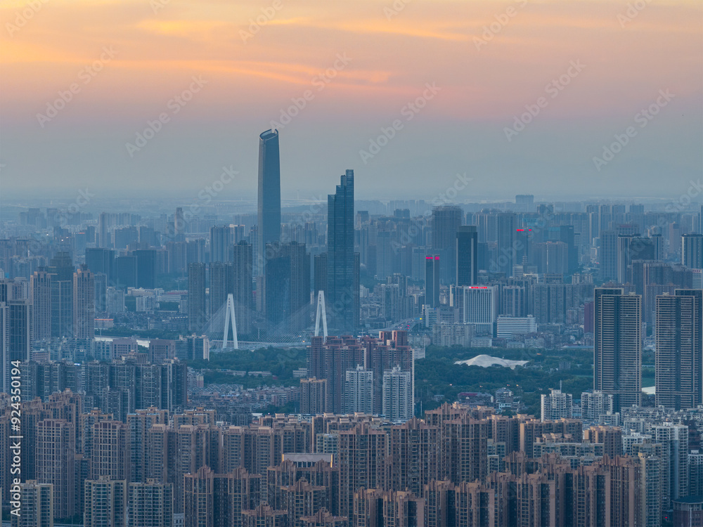 Obraz premium Skyline view of Wuhan City landmark