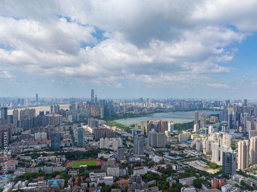 Obraz premium Skyline view of Wuhan City landmark