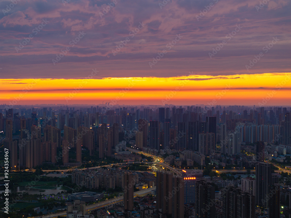 Fototapeta premium Skyline view of Wuhan City landmark