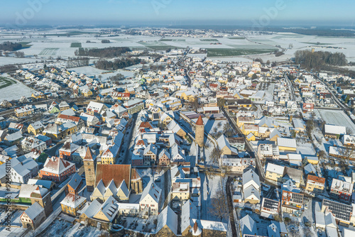 Eine typisch mittelfränkische Kleinstadt, Ornbau am Oberlauf der Altmühl im Winter photo