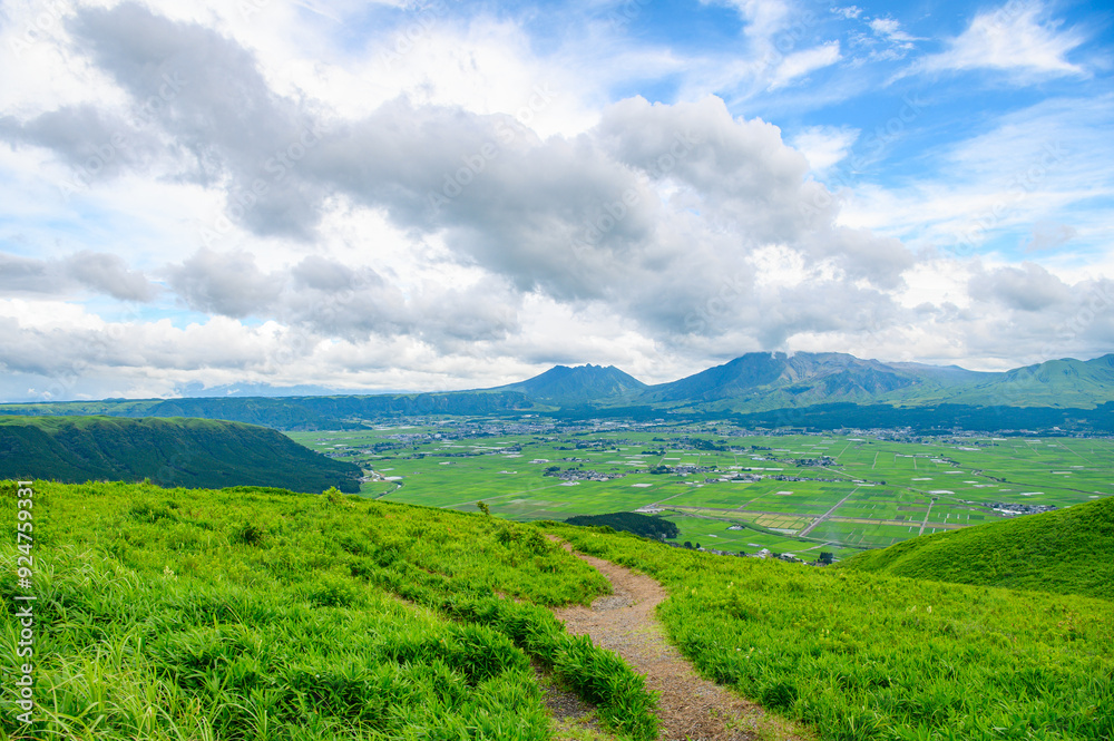 Fototapeta premium 阿蘇国立公園 大観峰からの一望