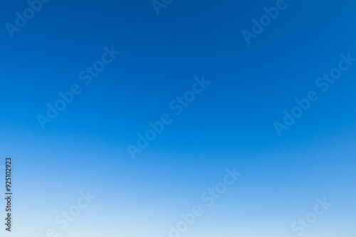 Fototapeta Naklejka Na Ścianę i Meble -   blue sky with no clouds