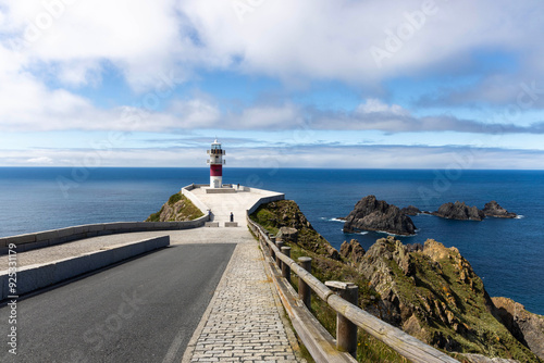 Spanien - Galicien: Cabo Ortegal - Kap mit Leuchtturm und Felsen