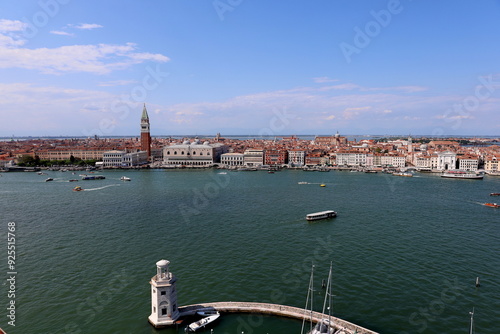 Blick von San Giorgio Maggiore auf die Lagune von Venedig photo