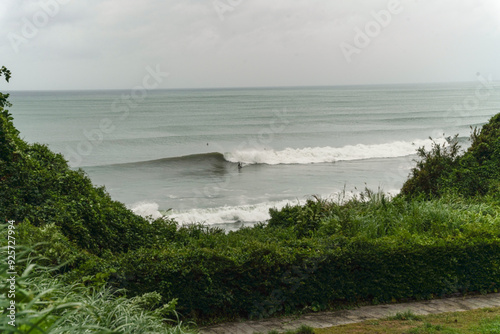 台風７号　稲村ヶ崎サーフィンBIGWAVES