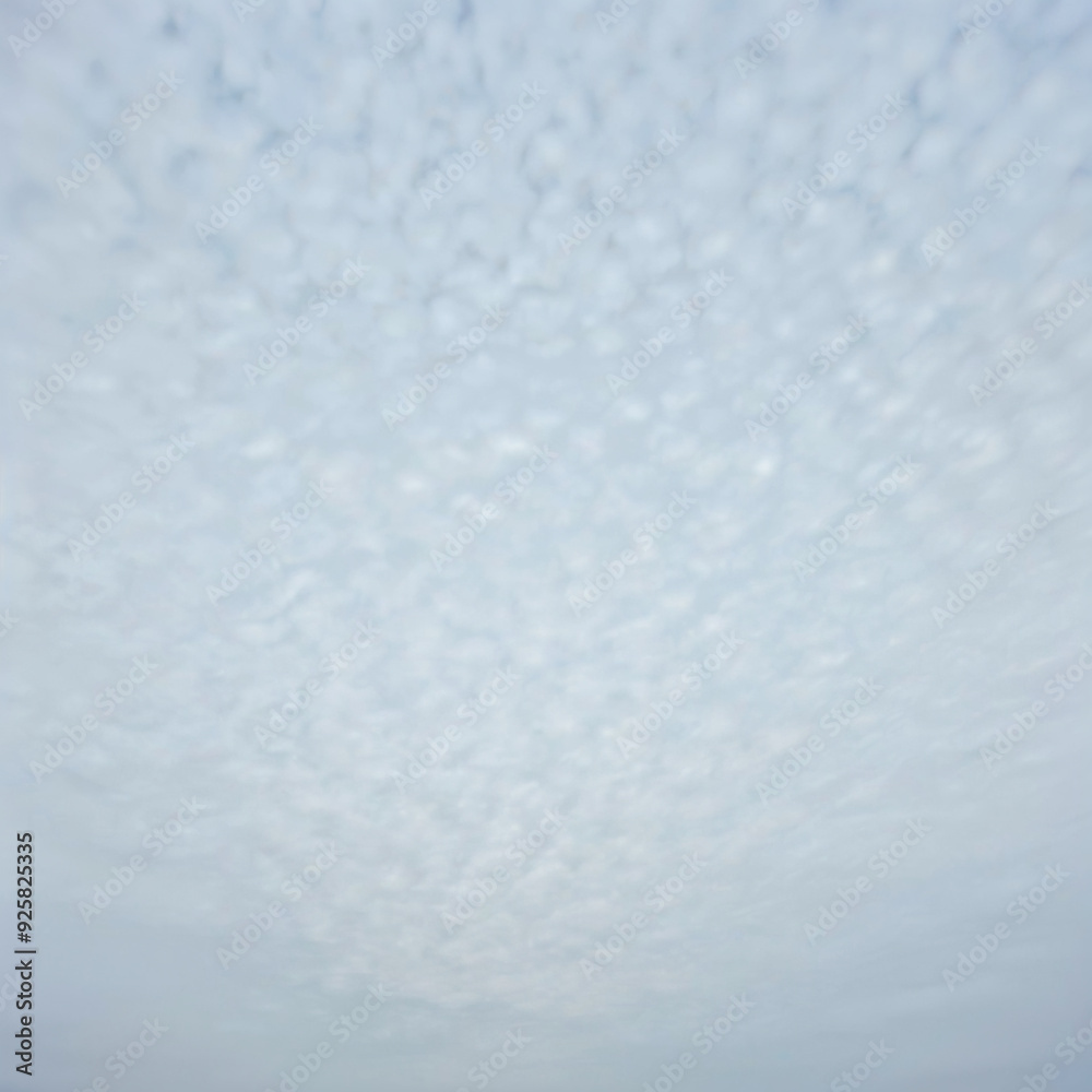 Fototapeta premium Soft Cloudy Sky in Early Morning Light