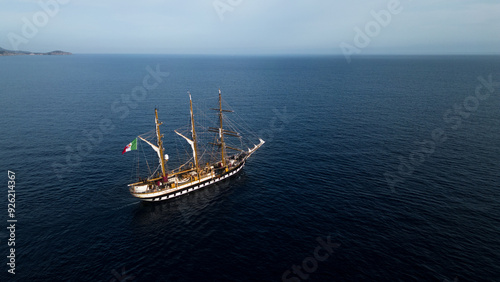 Foto Italian navy galleon, training ship underway. Clear sea