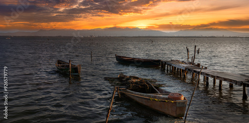 Fototapeta Naklejka Na Ścianę i Meble -  boats at sunset