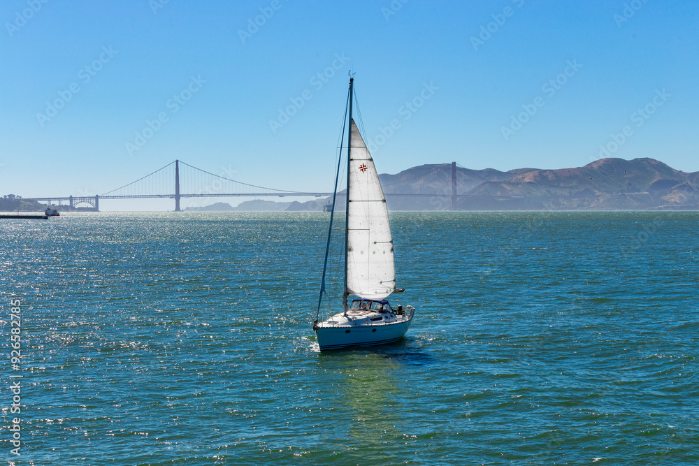 Obraz premium Yacht in San Pablo Bay near San Francisco and Alcatraz Island
