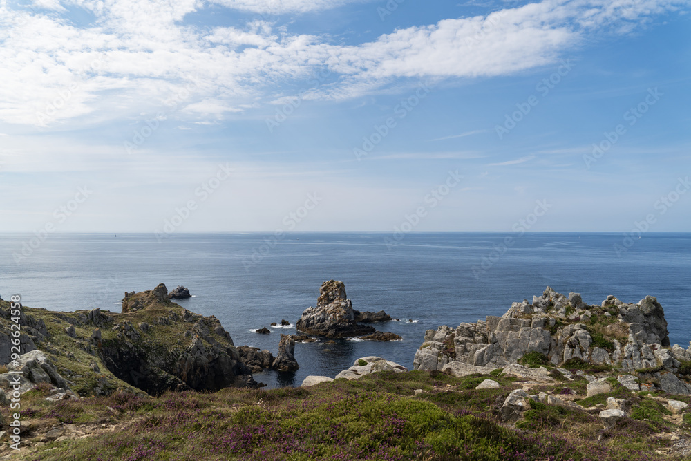 La Pointe du Van est un promontoire rocheux situé à l'ouest du Cap Sizun en Bretagne. La Pointe du Van est un promontoire rocheux situé à l'ouest du Cap Sizun en Bretagne.