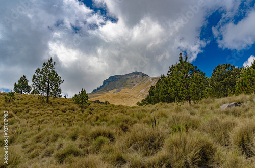 Malinche desde la falda I photo