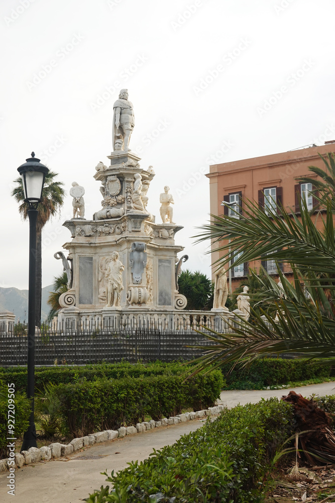 Obraz premium Old buildings in Palermo, Italy