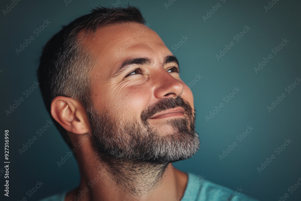 Obraz premium A close up of a man's face with her eyes closed