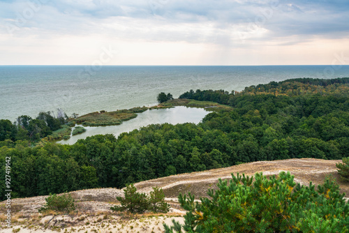 Obraz na płótnie View of Swan Lake from observation deck on Olenya Buda dunes. Curonian Spit National Park. Russia w salonie