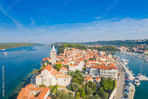 Obraz na płótnie Aerial view of old town of Rab on the Island of Rab, Croatia w salonie