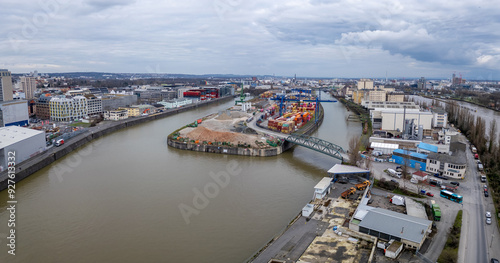 Photograph from above of an industrial zone in Frankfurt, Germany