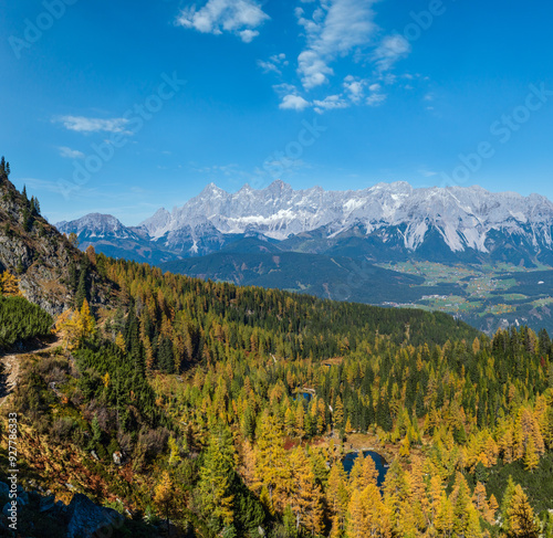 Obraz na płótnie Calm autumn Alps mountain lake with clear transparent water and reflections. Untersee lake, Reiteralm, Steiermark, Austria. w salonie