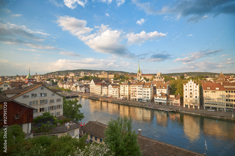 Fototapeta premium Sunset aerial view of the city of Zurich, Switzerland.