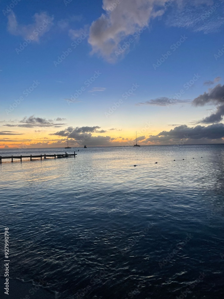 Obraz premium Aruban Sunset over the Ocean