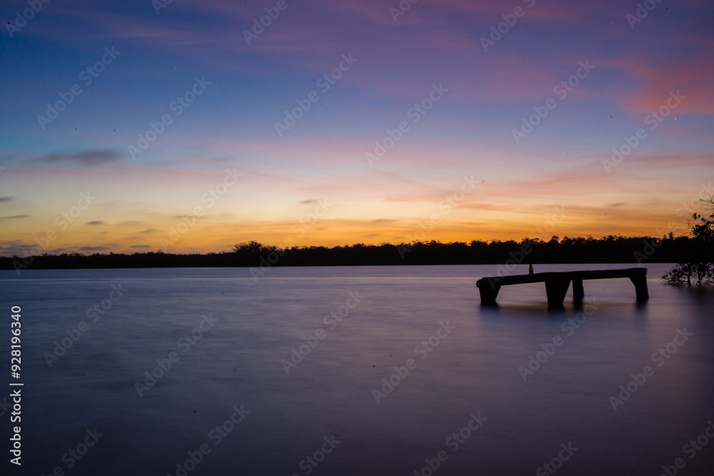 Obraz premium atardecer en el mar