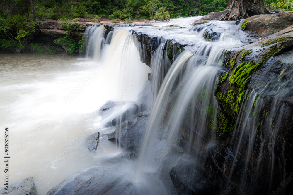 Fototapeta premium Beautiful Waterfalls in Thailand's Forests